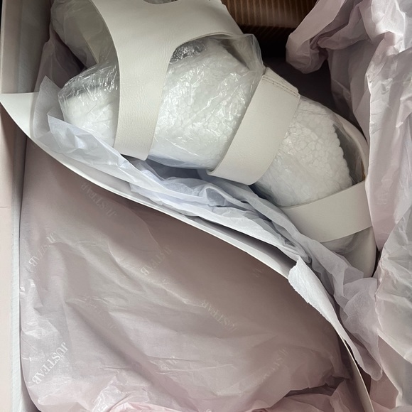 New - Picture 4 of 4